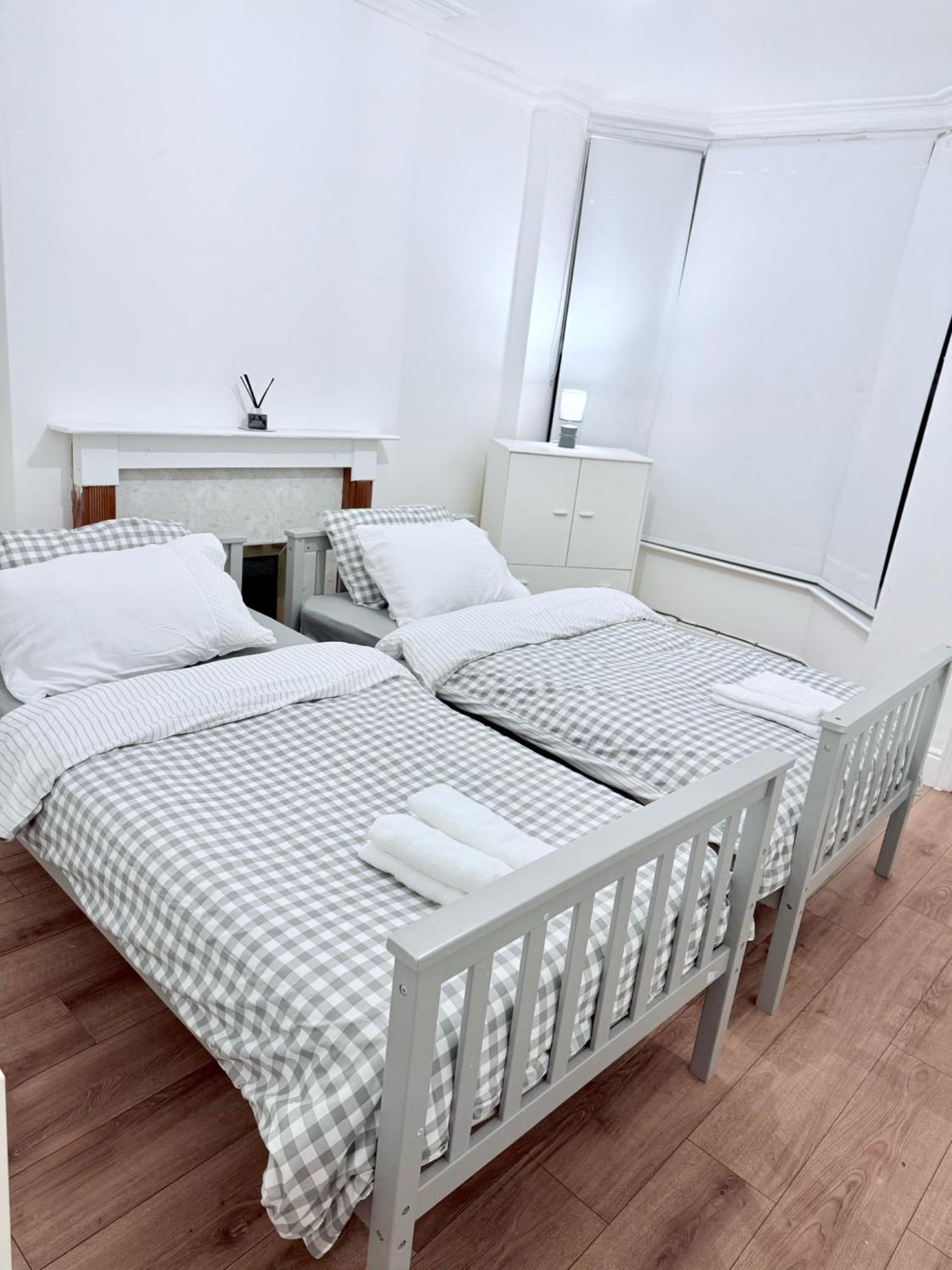 3 Bedroom Terraced Home Nottingham Exterior photo